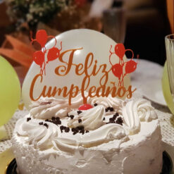 Cake topper en la torta de cumpleaños - Feliz cumpleaños